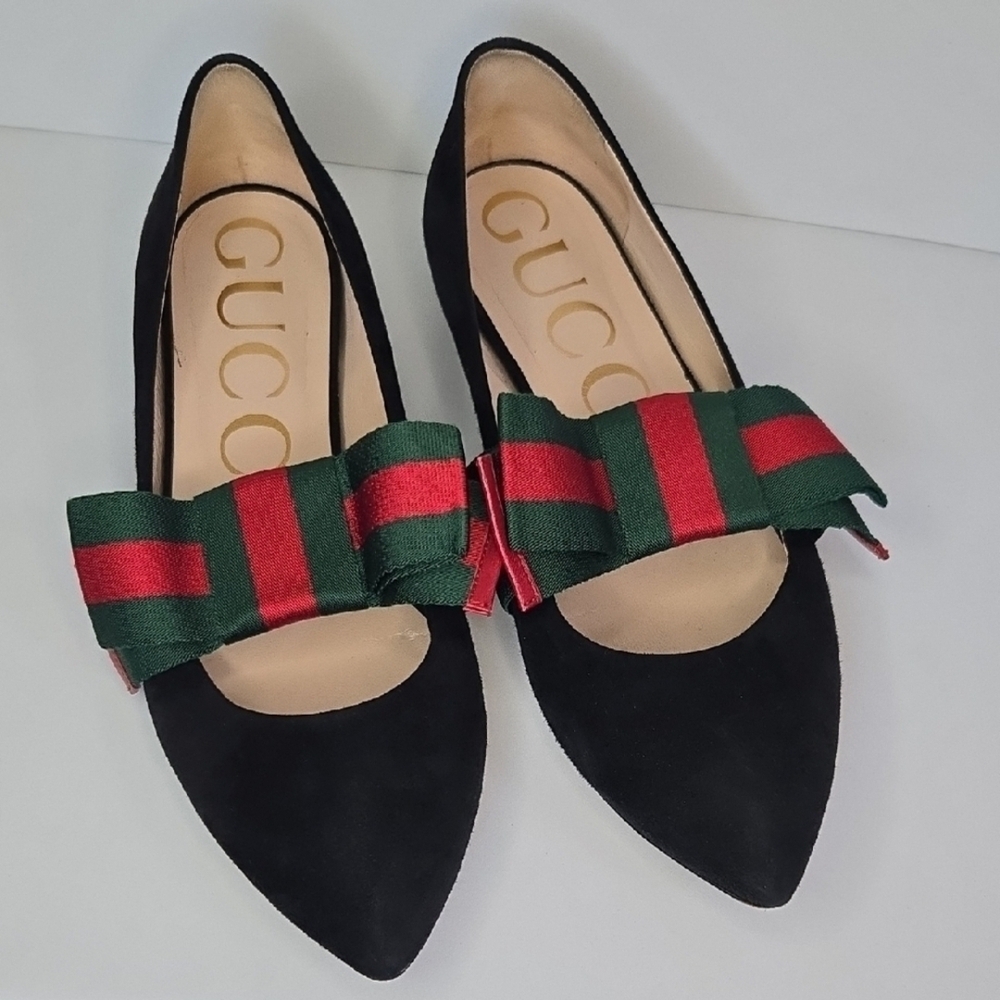 Gucci Women's Black Suede Flats with Red and Green Bow - Picture 4 of 8